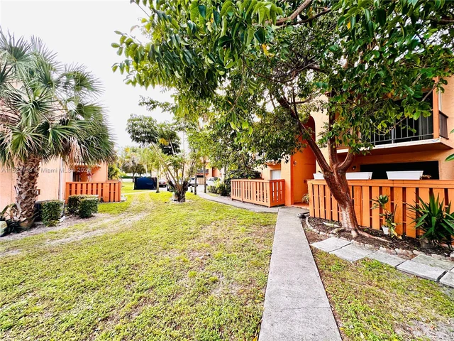 7231 Miami Lakes Dr # C18, Miami Lakes FL 33014