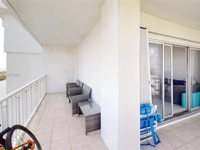 500 Bayview Dr # 2131, Sunny Isles Beach FL 33160