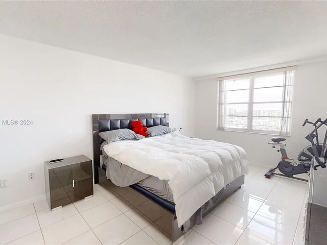 500 Bayview Dr # 2131, Sunny Isles Beach FL 33160