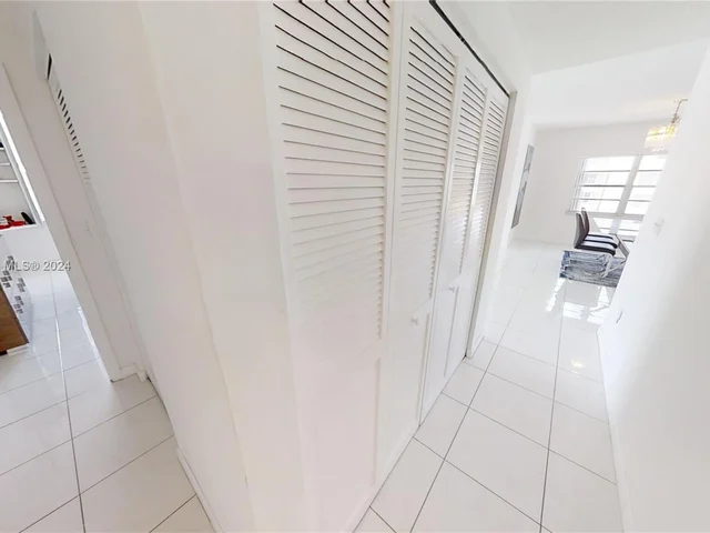 500 Bayview Dr # 2131, Sunny Isles Beach FL 33160