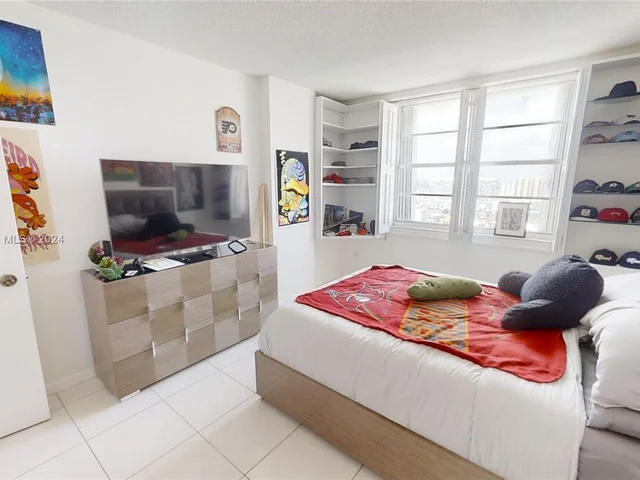 500 Bayview Dr # 2131, Sunny Isles Beach FL 33160