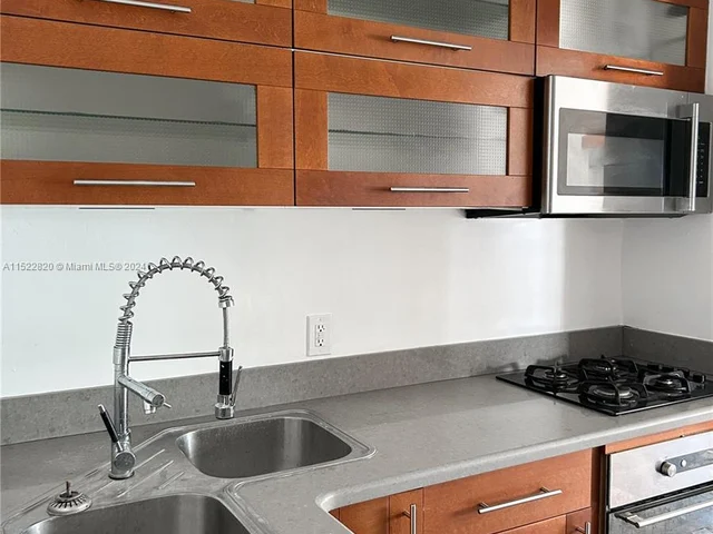 2170 Bay Dr # 22, Miami Beach FL 33141