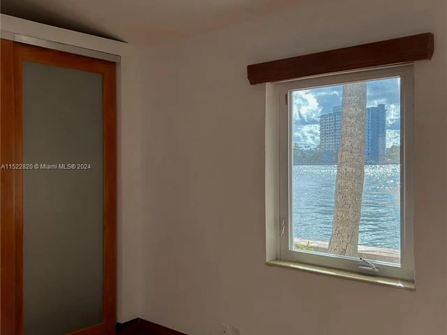 2170 Bay Dr # 22, Miami Beach FL 33141