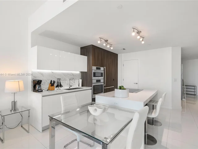 851 ne 1st ave # 3900, Miami FL 33132