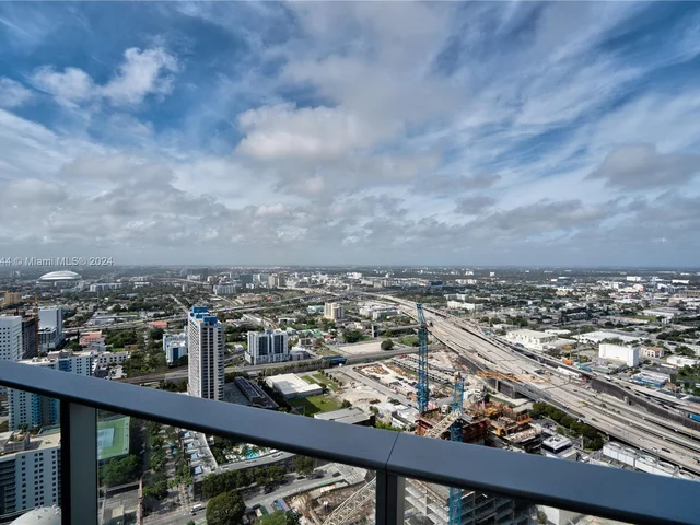 851 ne 1st ave # 3900, Miami FL 33132