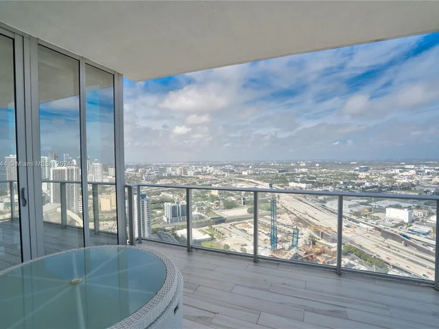 851 ne 1st ave # 3900, Miami FL 33132