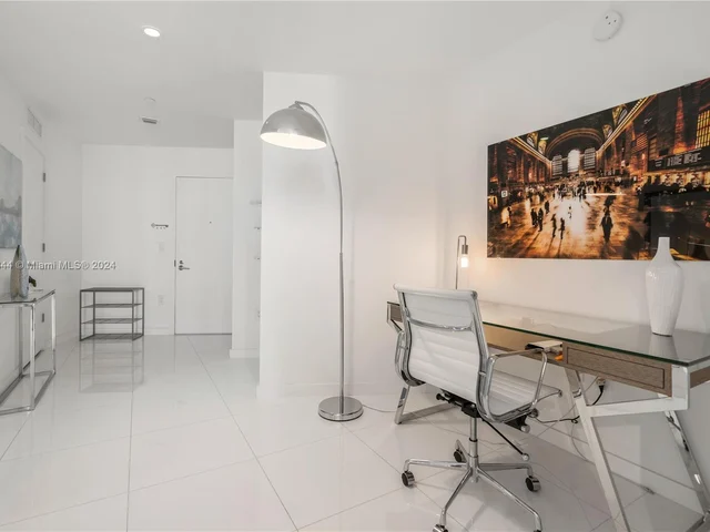 851 ne 1st ave # 3900, Miami FL 33132