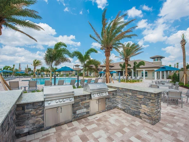 915 Banyan Dr, Hollywood FL 33021