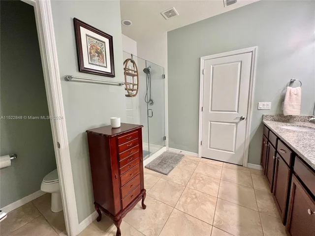 915 Banyan Dr, Hollywood FL 33021