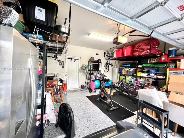 915 Banyan Dr, Hollywood FL 33021