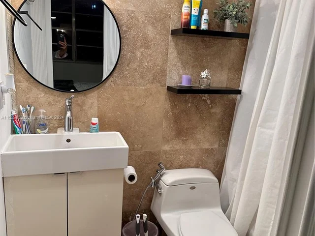 2100 Sans Souci Blvd # B811, North Miami FL 33181