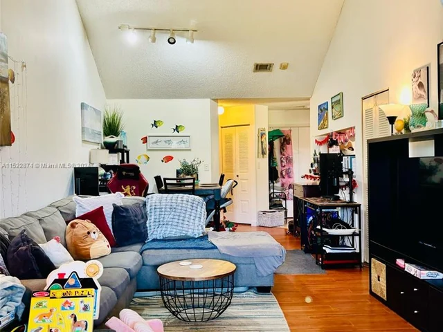 1031 Coral Club Dr # 1031, Coral Springs FL 33071