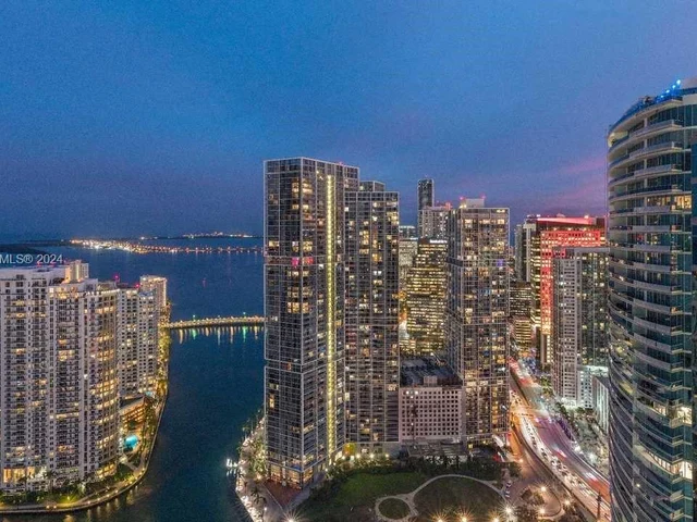 340 SE 3rd St # 1710, Miami FL 33131