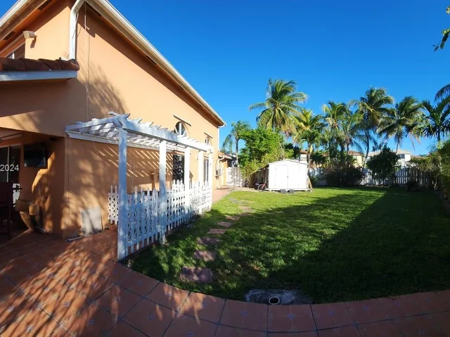 9140 SW 156th Ct, Miami FL 33196