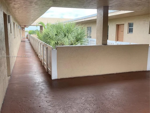 17000 NW 67th Ave # 405, Hialeah FL 33015