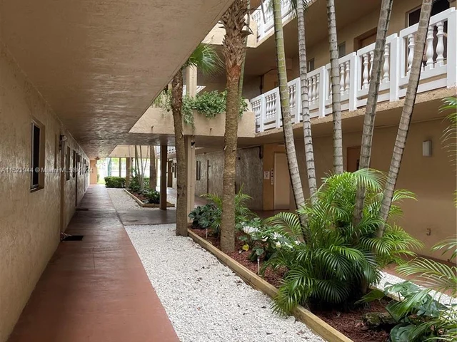 17000 NW 67th Ave # 405, Hialeah FL 33015