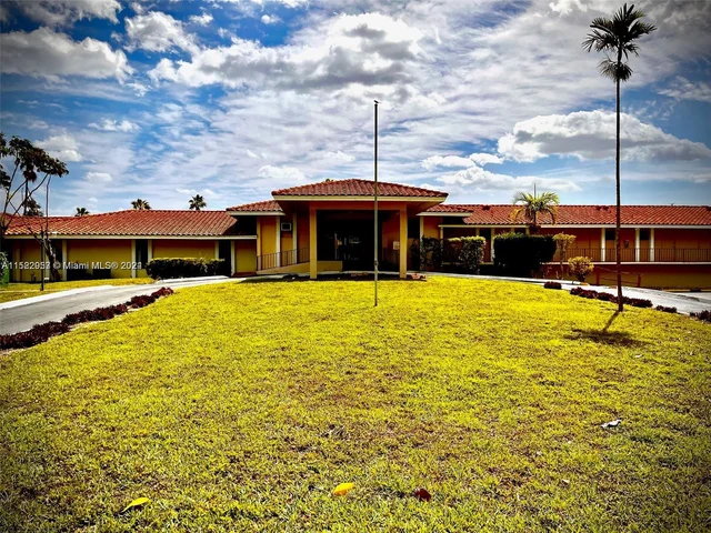 4156 Inverrary Dr # 404, Lauderhill FL 33319