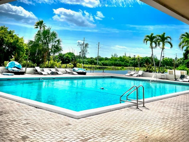 4156 Inverrary Dr # 404, Lauderhill FL 33319