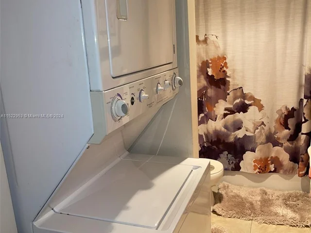 4156 Inverrary Dr # 404, Lauderhill FL 33319