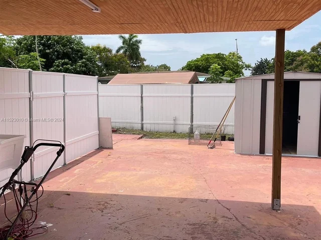 11320 SW 55th St, Miami FL 33165