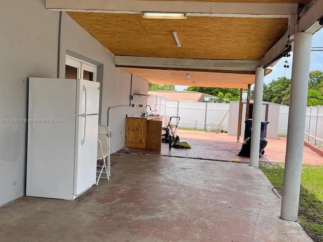 11320 SW 55th St, Miami FL 33165