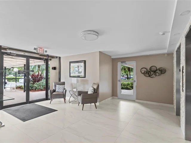 2851 S Palm Aire Dr # 310, Pompano Beach FL 33069