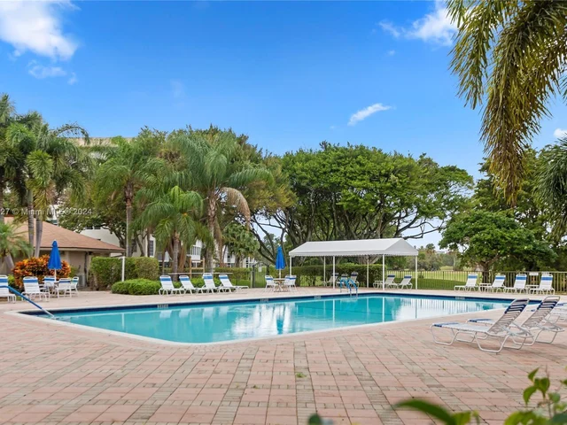 2851 S Palm Aire Dr # 310, Pompano Beach FL 33069