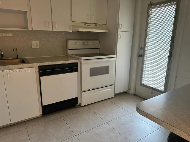 2851 S Palm Aire Dr # 310, Pompano Beach FL 33069