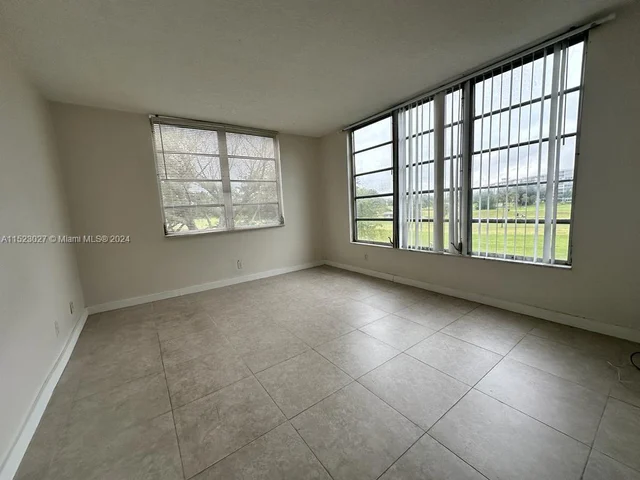 2851 S Palm Aire Dr # 310, Pompano Beach FL 33069