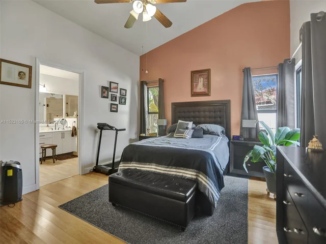 530 SW 181st Ave, Pembroke Pines FL 33029