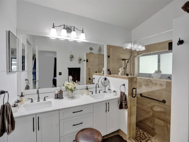 530 SW 181st Ave, Pembroke Pines FL 33029