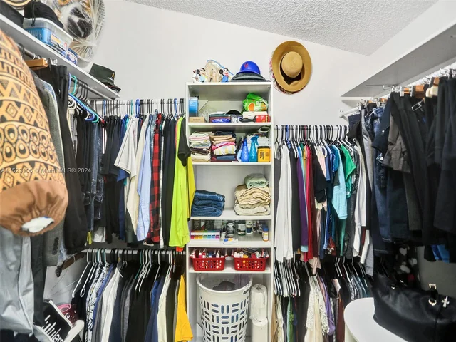 530 SW 181st Ave, Pembroke Pines FL 33029