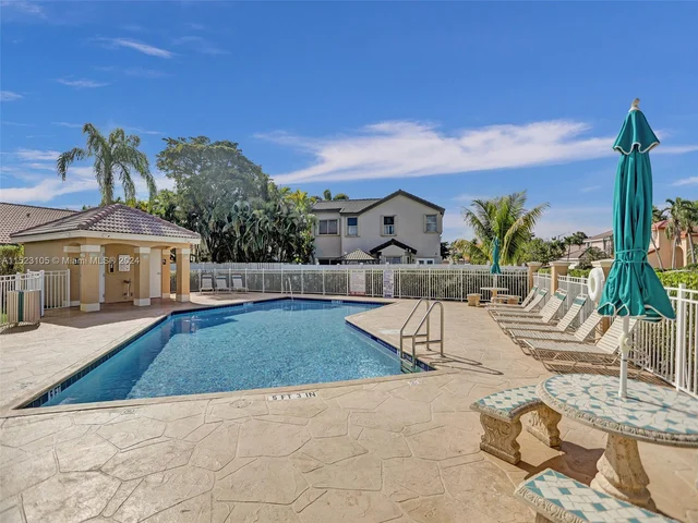 530 SW 181st Ave, Pembroke Pines FL 33029