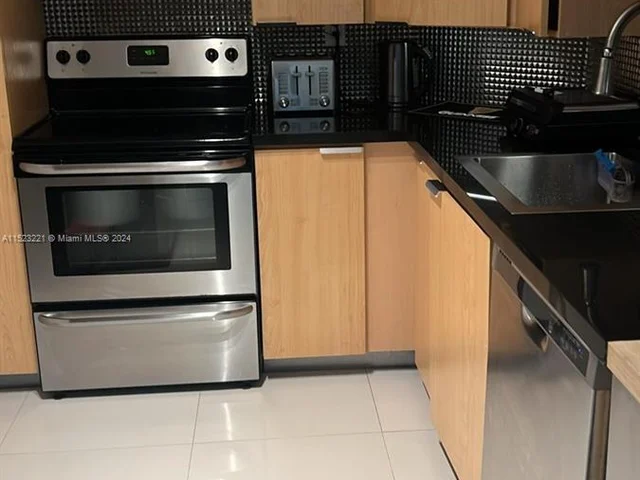 300 Bayview Dr # 411, Sunny Isles Beach FL 33160