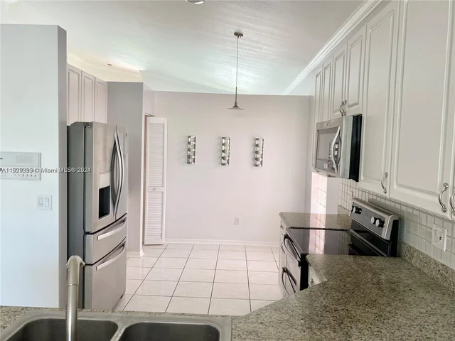 15627 SW 16th Ct, Pembroke Pines FL 33027