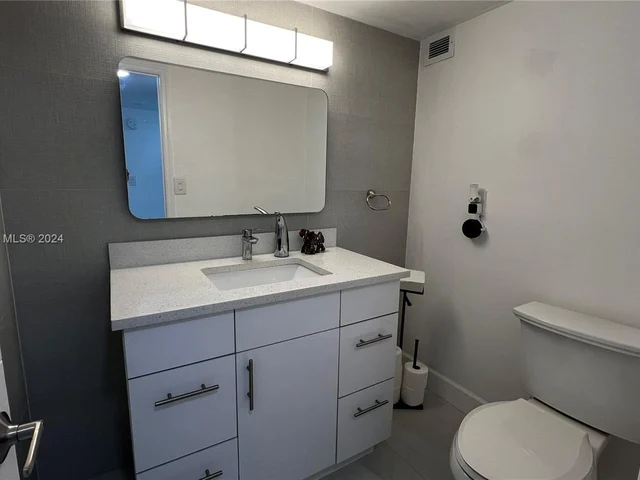 2780 NE 183rd St # 417, Aventura FL 33160