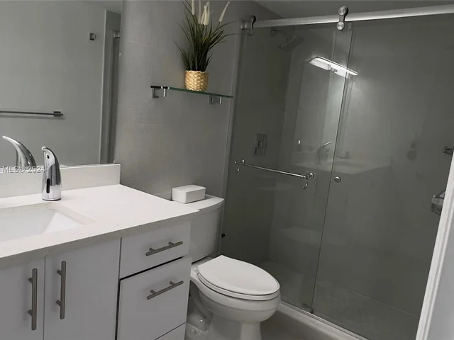 2780 NE 183rd St # 417, Aventura FL 33160