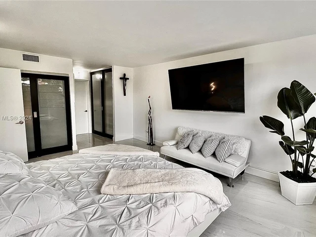 2780 NE 183rd St # 417, Aventura FL 33160