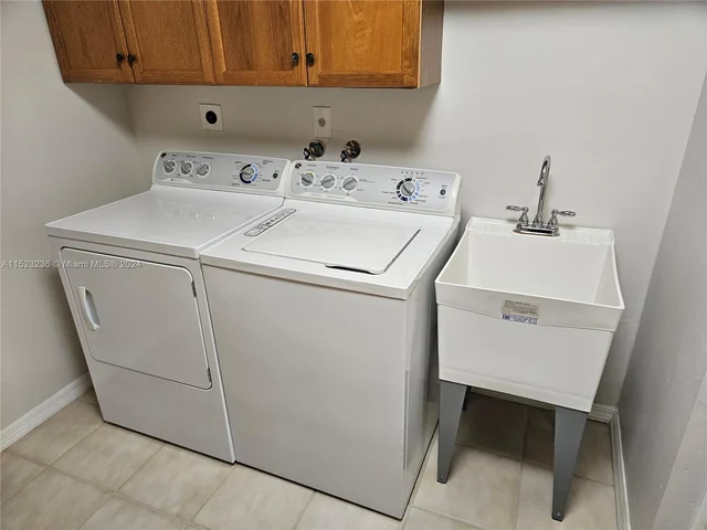 14763 SW 152nd Pl, Miami FL 33196