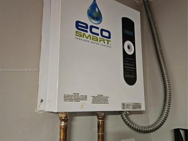 14763 SW 152nd Pl, Miami FL 33196