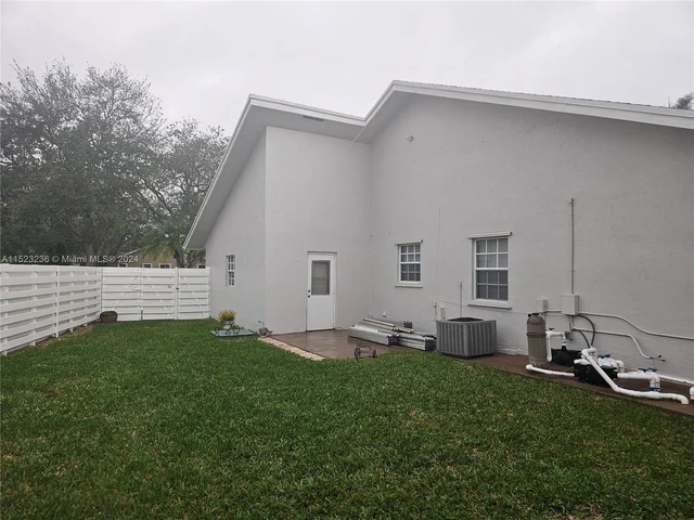 14763 SW 152nd Pl, Miami FL 33196