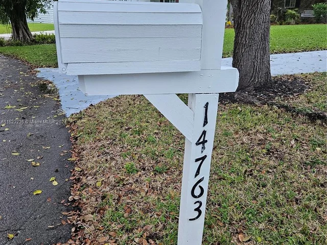 14763 SW 152nd Pl, Miami FL 33196