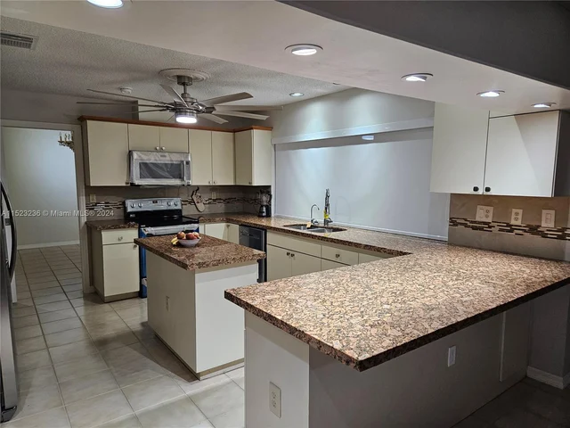 14763 SW 152nd Pl, Miami FL 33196