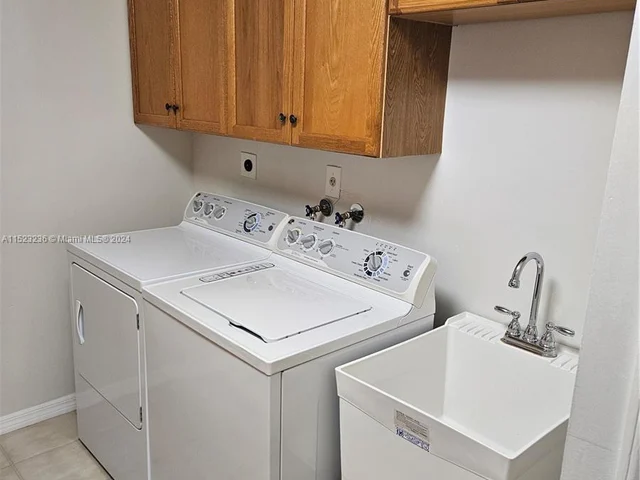 14763 SW 152nd Pl, Miami FL 33196