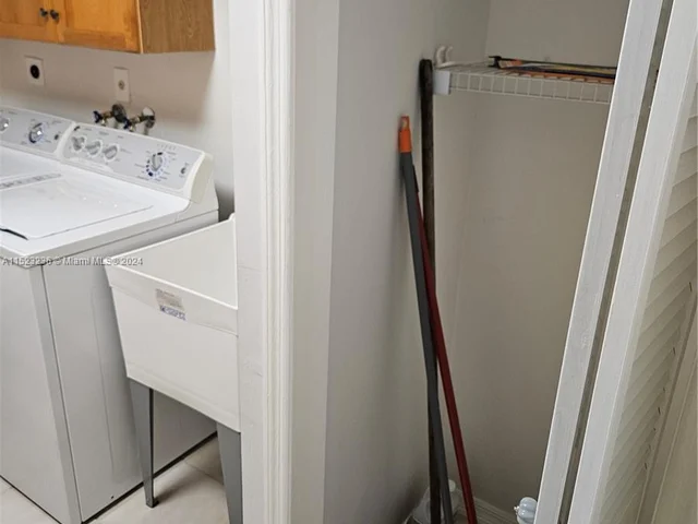 14763 SW 152nd Pl, Miami FL 33196