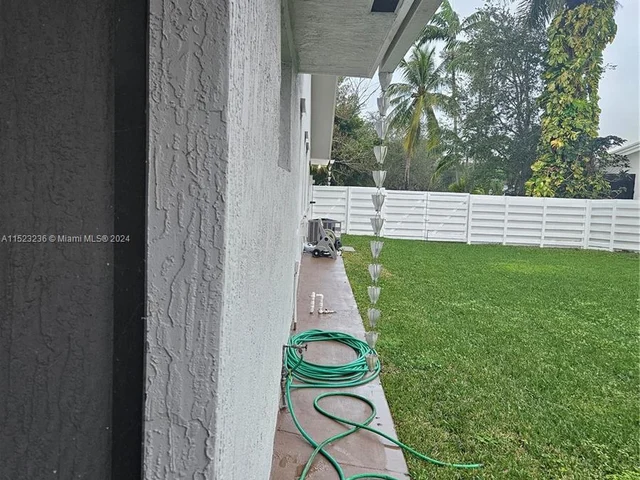 14763 SW 152nd Pl, Miami FL 33196