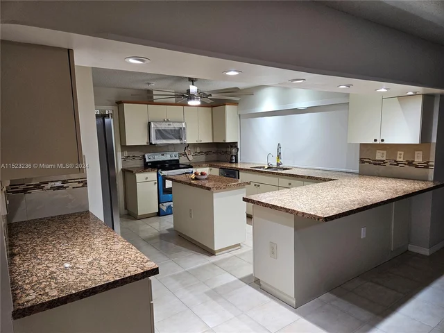 14763 SW 152nd Pl, Miami FL 33196