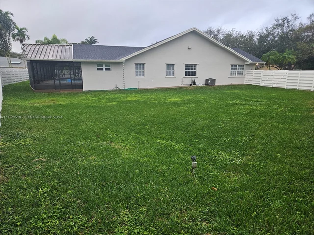 14763 SW 152nd Pl, Miami FL 33196