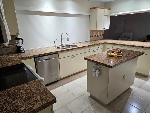 14763 SW 152nd Pl, Miami FL 33196