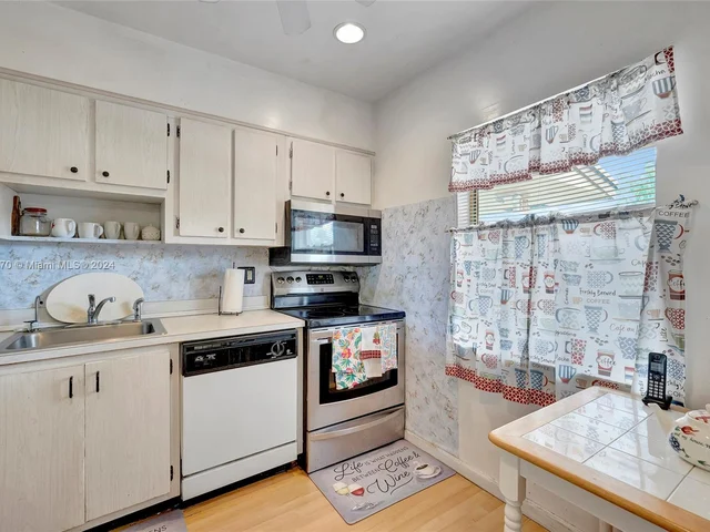 7405 W Atlantic Blvd # 201, Margate FL 33063